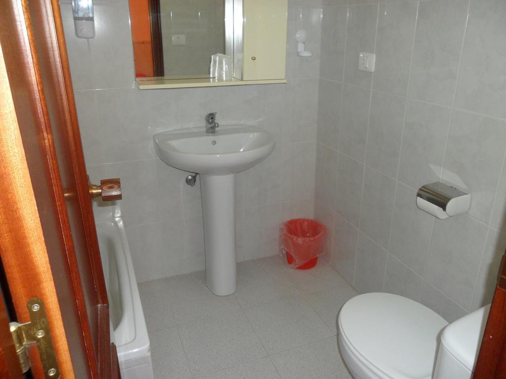 Hostal Alce Hotel Nigrán Eksteriør billede